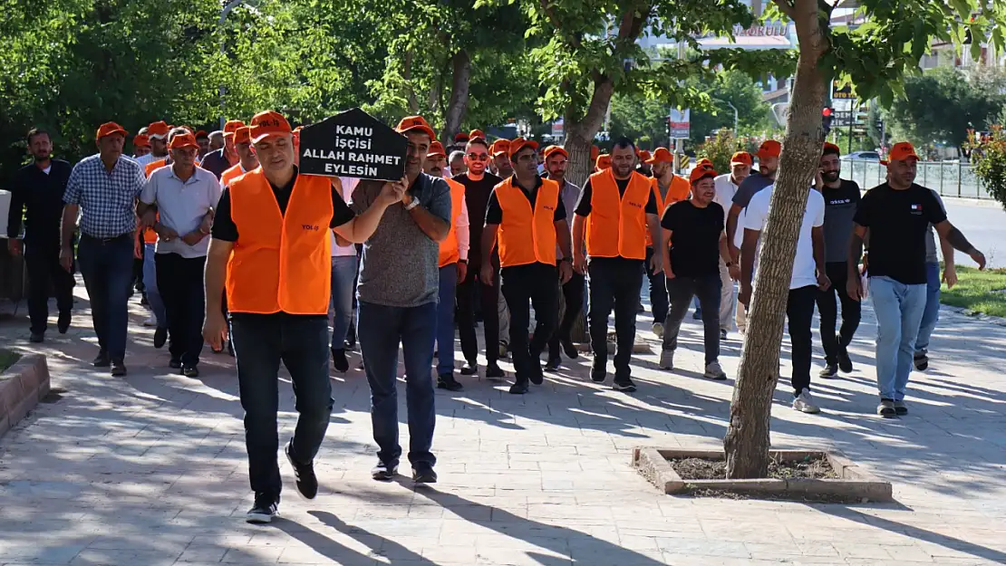 Özel İdare İşçilerinden 'Tabut'lu Eylem!