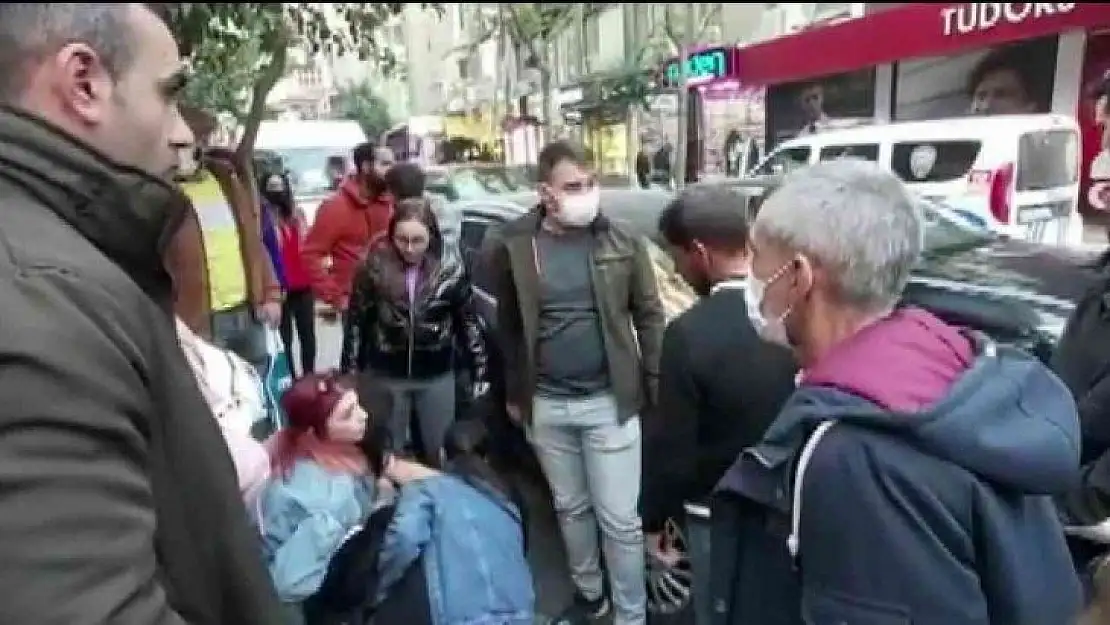 Kapağı açınca kendisinin yüzü, yanındakinin ise kolu yandı