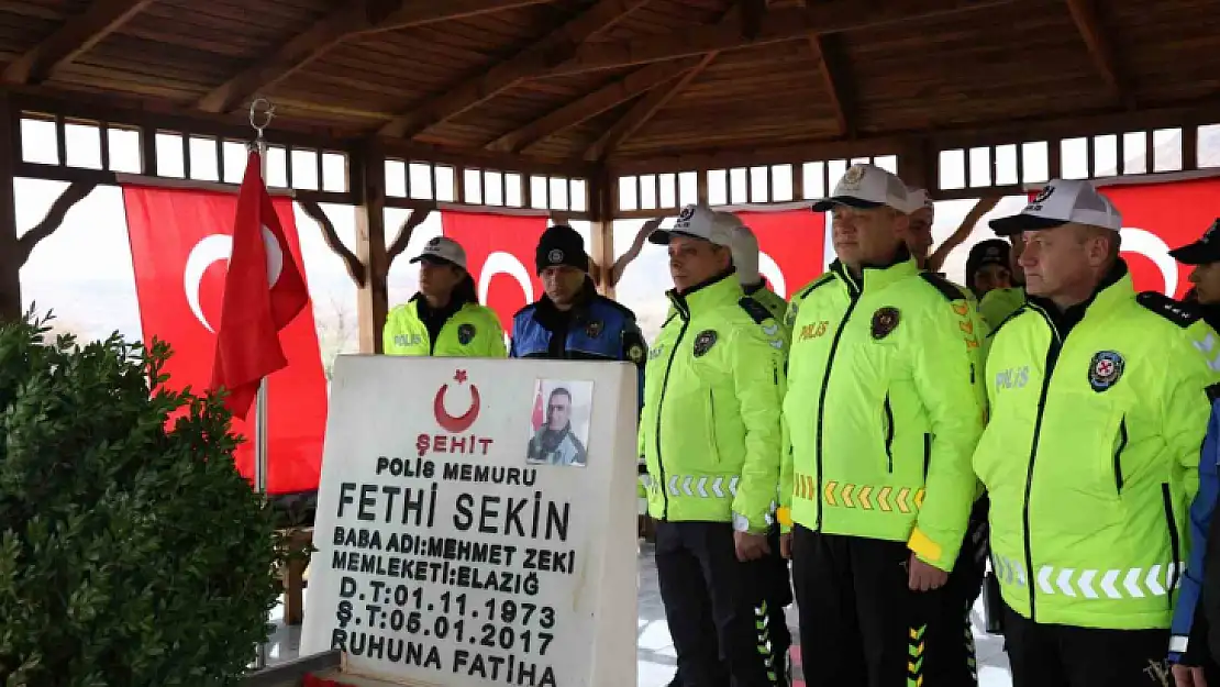 Şehit polis Fethi Sekin kabri başında anıldı