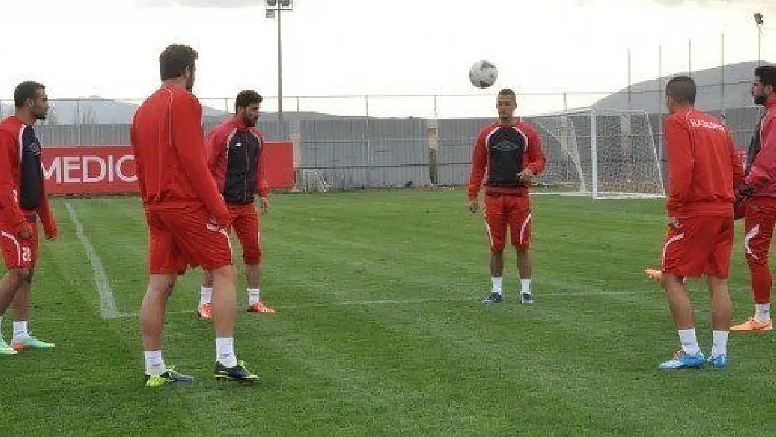 Elazığspor Trabzon Kampında!