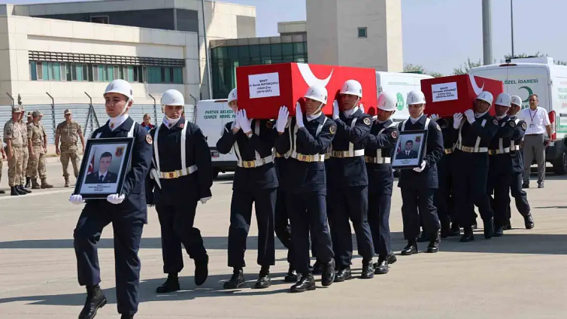 Elazığ Havalimanı'nda 4 şehit için tören düzenlendi