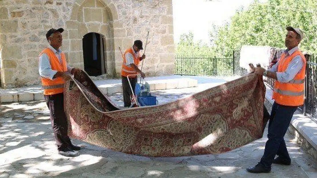 Türbeler Artık Daha Temiz