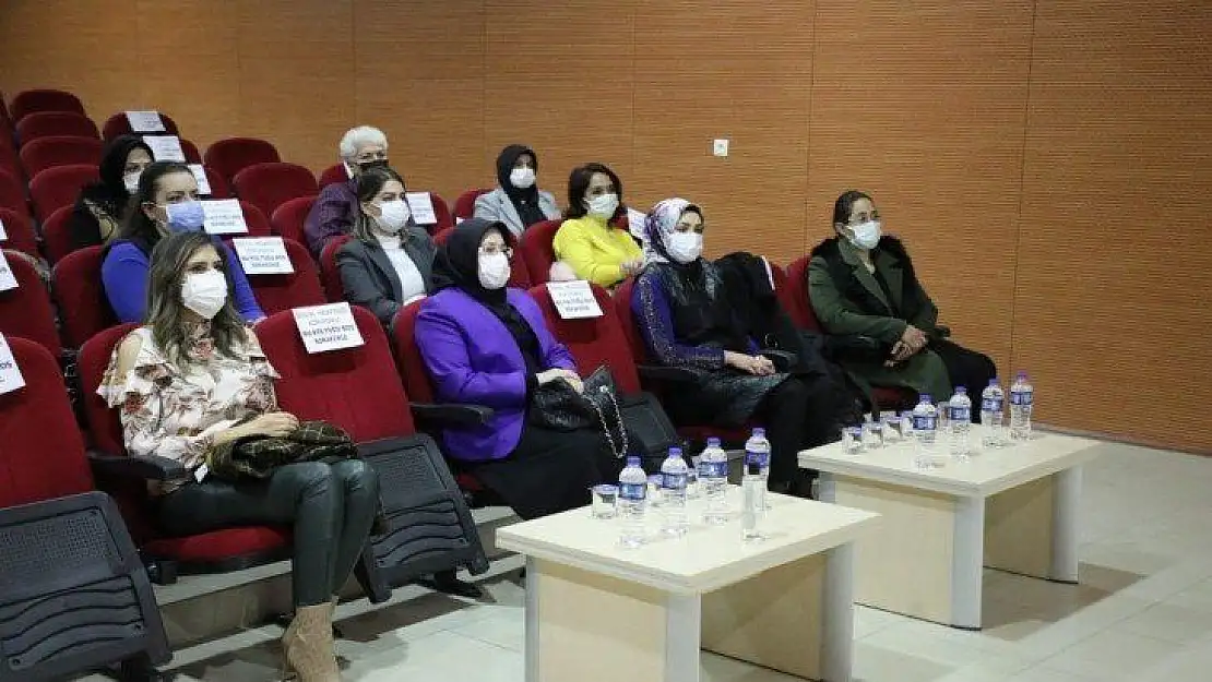 Vali Erkaya Yırık'ın eşi Ayşe Yırık:' Uyuşturucuyla mücadele de en büyük görev anneye düşüyor'