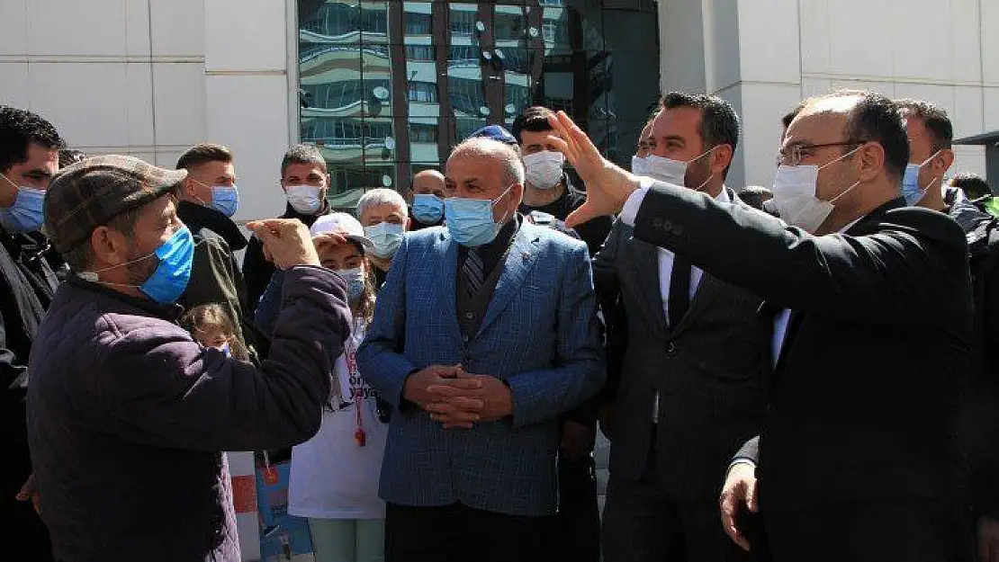 Vali Erkaya Yırık,'Salgınla ancak hep birlikte hareket ederek başa çıkabiliriz'