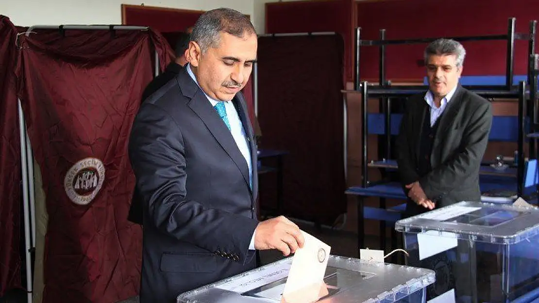 Vali Koçak Oyunu Kullandı