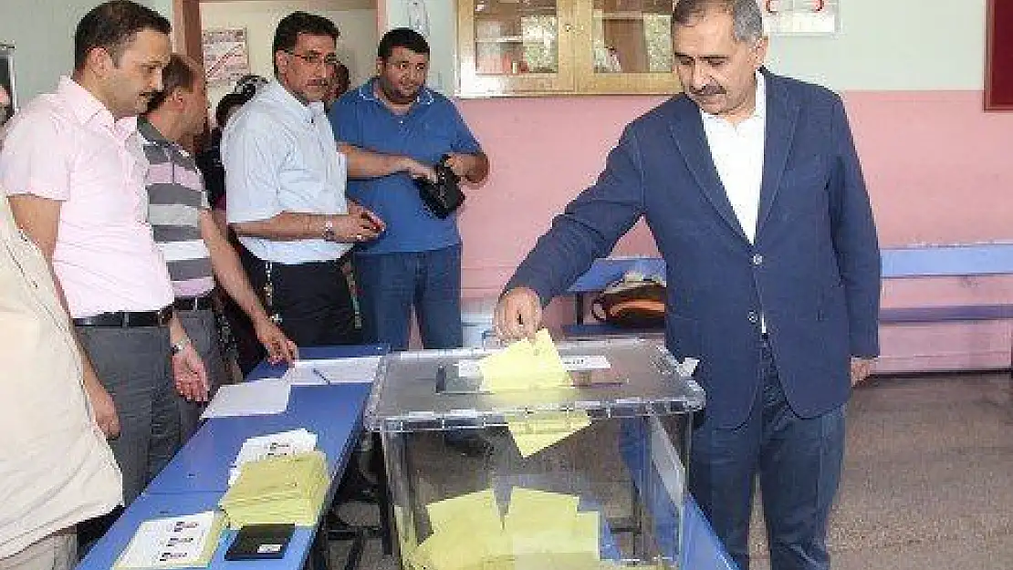 Vali Koçak Oyunu Kullandı