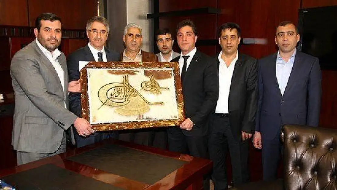 Yanılmaz'a Ziyaretler Sürüyor