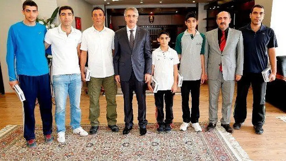 Başkan Taekwondocuları Ağırladı