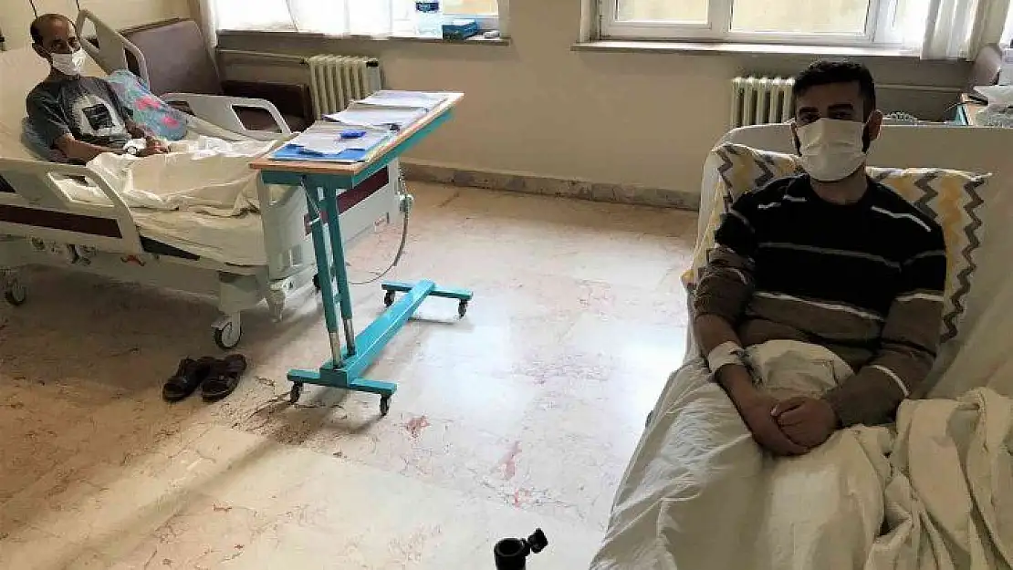 Yaşı küçükken veremediği böbreği büyüyünce verdi.