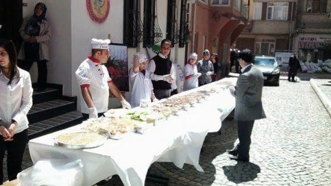 Yöresel Yemek Sergisi Açıldı