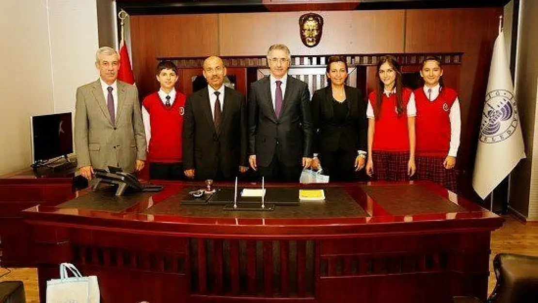 Öğrencilerden Yanılmaz'a Ziyaret