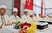 Altınçevre Kur'an kursunda hafızlara özel tören: 22 hafız için 22 pasta kesildi