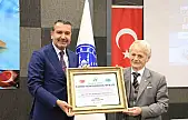 Başkan Şerifoğulları, Kırımoğlu'na 'fahri hemşehrilik beratı' takdim etti