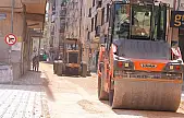 Elazığ Belediyesi Yeni Mahalle'de asfaltlama çalışmalarını sürdürüyor