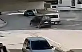Elazığ'da hafif ticari araçlar çarpıştı