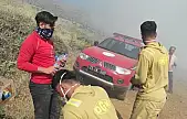 Elazığ'da yeniden başlayan örtü yangınına müdahale ediliyor