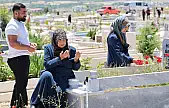 Elazığ mezarlıklarında yoğunluk