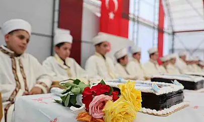 Altınçevre Kur'an kursunda hafızlara özel tören: 22 hafız için 22 pasta kesildi