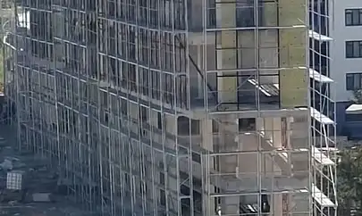 Çatıdaki tehlikeli çalışma kamerada
