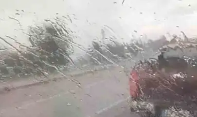 Elazığ'a kış geri geldi, dolu ve sağanak etkili oldu