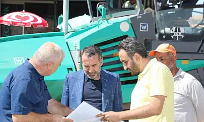 Elazığ Belediye Başkanı Şerifoğulları yol yenileme çalışmalarını yerinde inceledi
