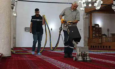 Elazığ Belediyesinden yoğun bayram mesaisi