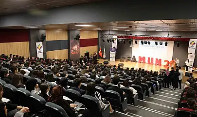 Elazığ'da bir ilk: 370 öğrenciyle Birleşmiş Milletler simülasyonu gerçekleştirildi