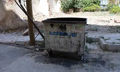 Elazığ'da çöp konteynerinde yeni doğmuş bebek bulundu