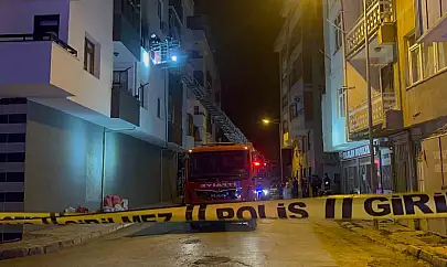 Elazığ'da korkutan yangın: 1 kişi dumandan etkilendi