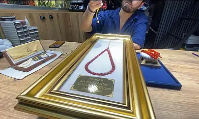 Elazığ'da milyonluk tespihler görücüye çıktı