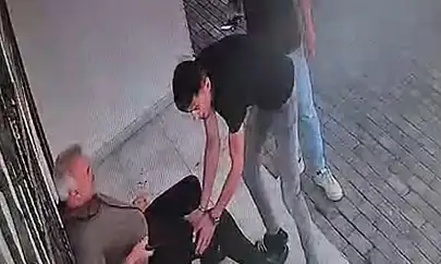 Elazığ'da muhtara silahlı saldırı anı kamerada