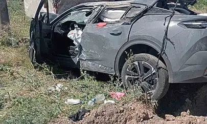 Elazığ'da otomobil şarampole uçtu: 4 yaralı