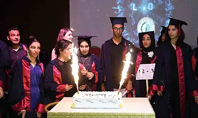 Elazığ'da özel öğrencilerin mezuniyeti renkli görüntüler oluşturdu