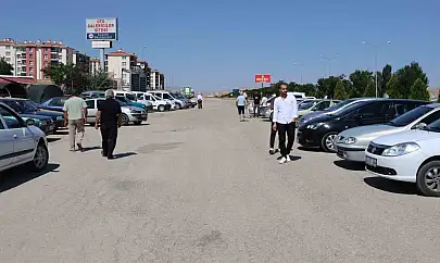 Elazığ ikinci el oto pazarında araç çok, alıcı yok