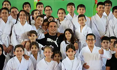 Milli antrenör polisten örnek davranış: 90 çocuğa gönüllü kurs veriyor
