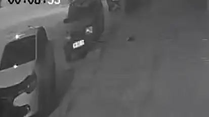 8 kişinin yaralandığı silahlı saldırı anı güvenlik kameralarına yansıdı