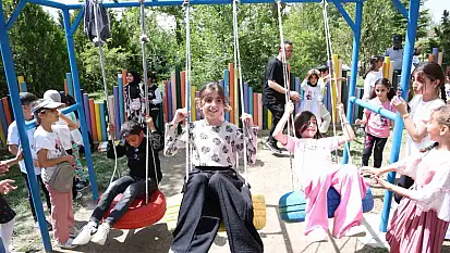 Elazığ'da çocuklar Geri Dönüşüm Parkı'nda doyasıya eğlendi