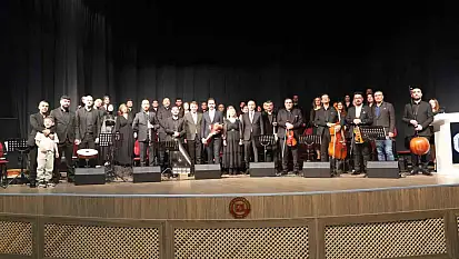 FÜ'de akademisyenler korosu sergilendi