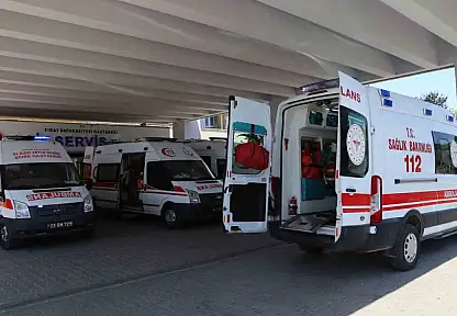 Elazığ'da iskele çöktü: 2 yaralı