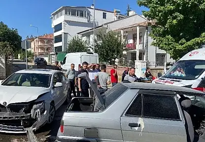 Elazığ'da trafik kazası: 3 yaralı