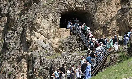 Elazığ'da üniversite öğrencileri Palu'yu gezdi