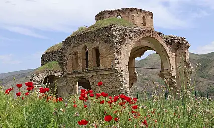 Palu'daki tarihi yapılar fotoğraf karelerine yansıdı