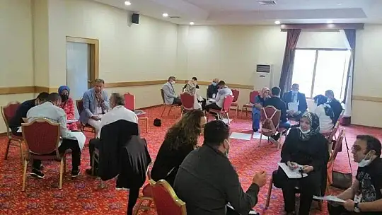 'Görünmezi Görünür Kıl' projesinde çalışanların eğitimi sürüyor