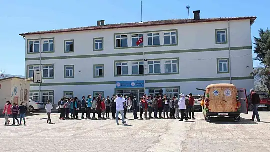 'Kantinbüs' kantini bulunmayan köy okulları için yollarda