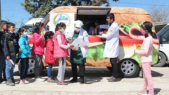 'Kantinbüs' kantini bulunmayan köy okulları için yollarda