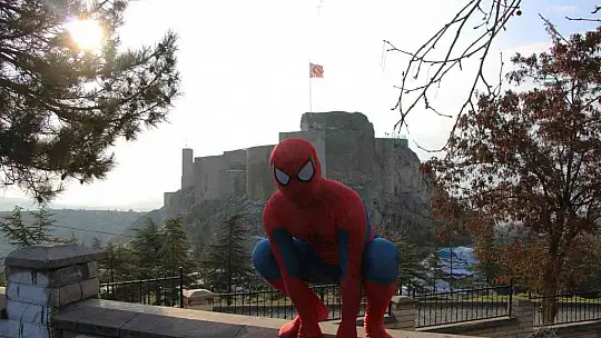 Örümcek Adam