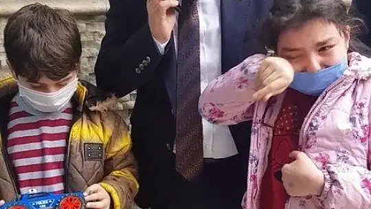 'Vali Amca' ile görüşen minik kızın mutluluk gözyaşları