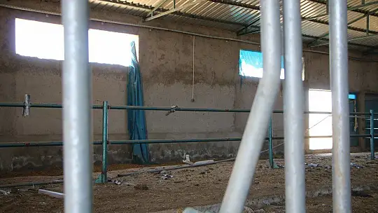 1 hafta boyunca çiftlikten 500 bin liralık malzemeleri çaldılar