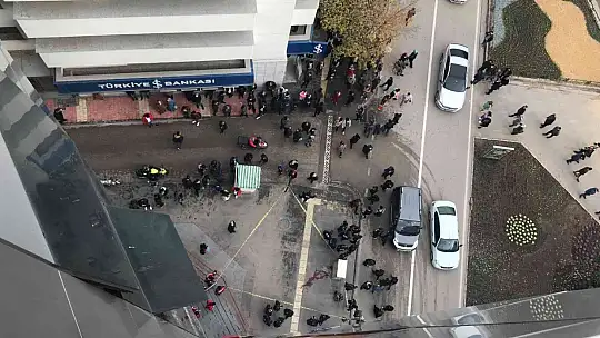 10'uncu kattan kendini boşluğa bıraktı, aşağıdaki vatandaşın üzerine düştü: 1 ölü, 1 yaralı