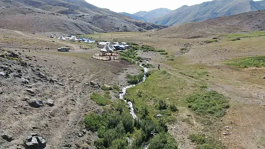 2 bin 500 rakımda ekmek mücadelesi
